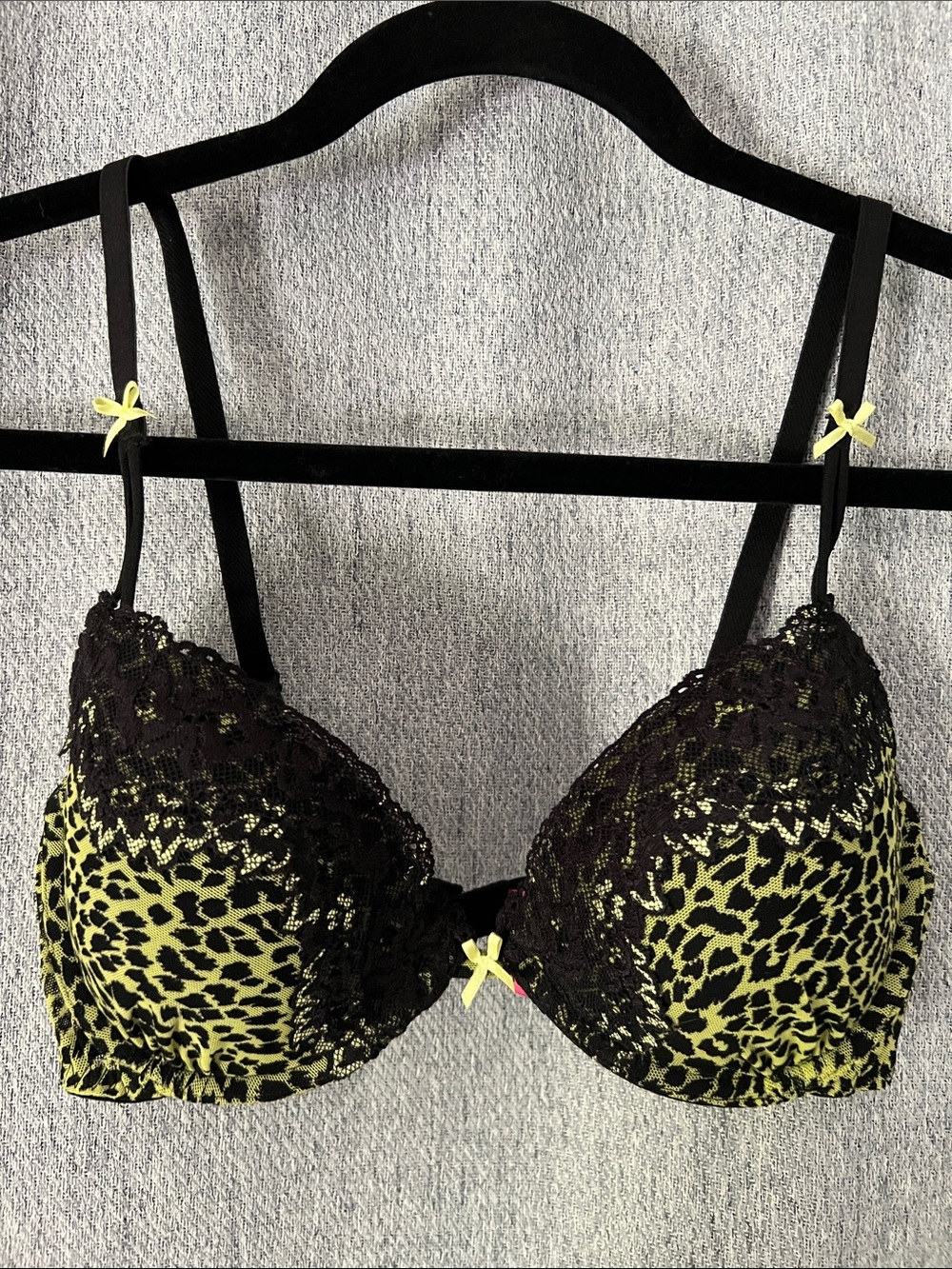 Betsey Johnson Black Lace & Lime Animal-Print Push-Up Bra